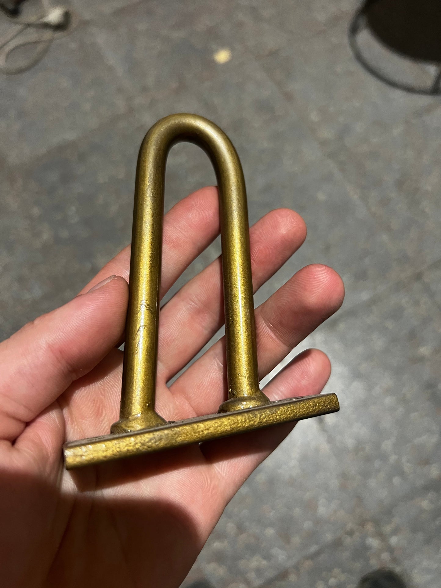 ( 2 patas tubo 4x2cm ) ( color oro ) como las patas de mueble en u pequeñas